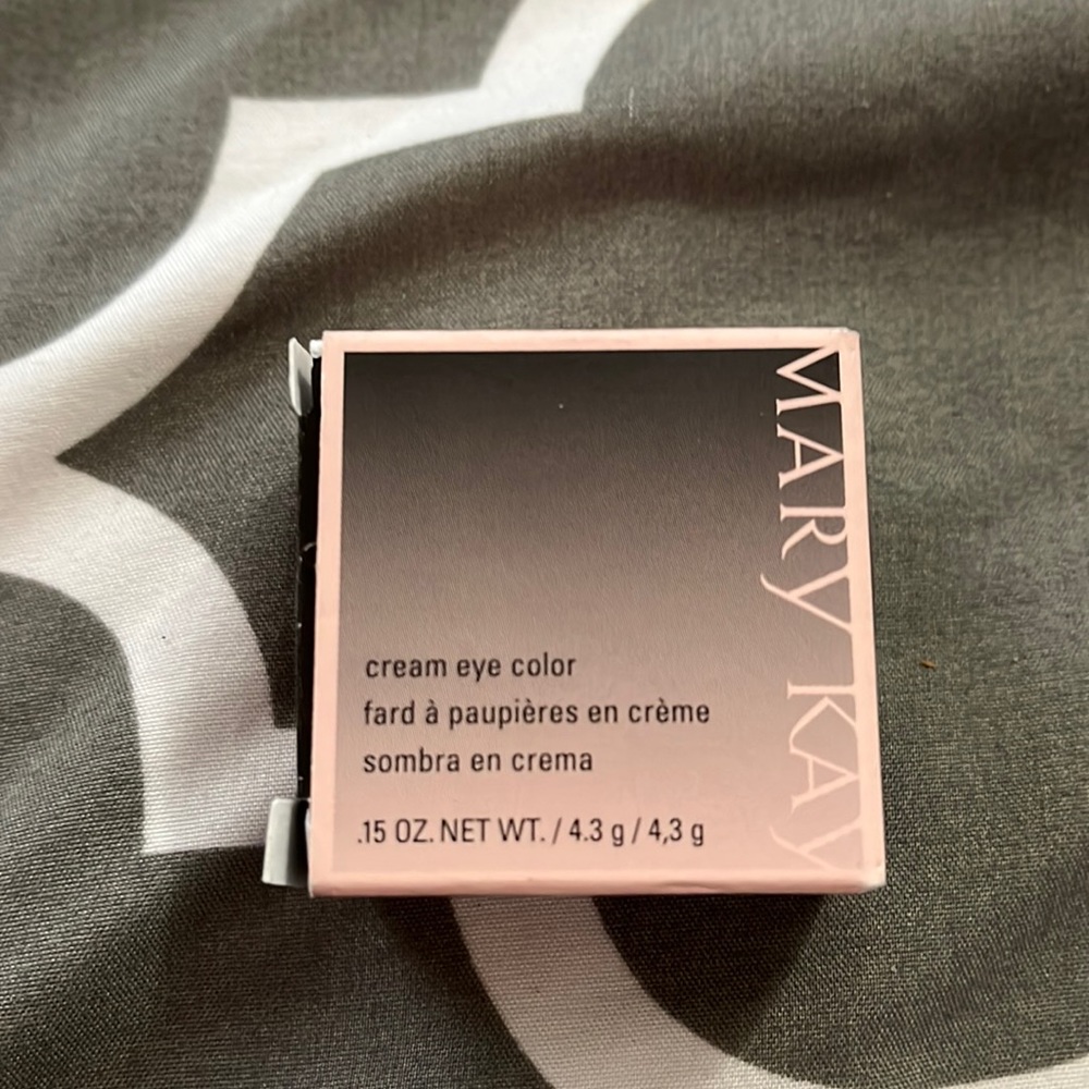 NIB Discontinued Cream Eye Shadow